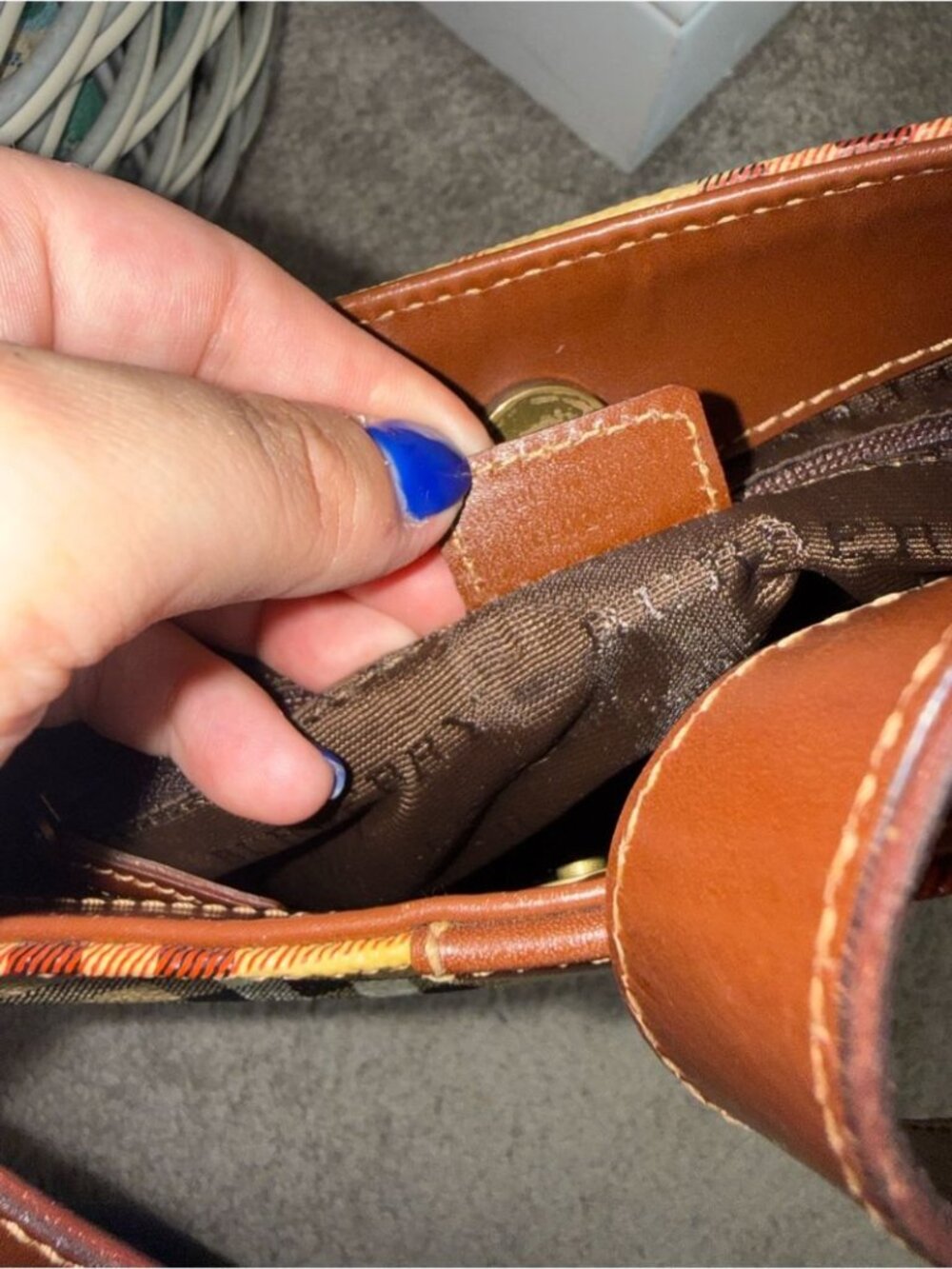 Burberry Vintage Nova Check Shoulder Bag - Picture 9 of 9